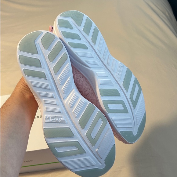 APL Techloom Phantom Bleached Pink Navy White Unisex Men’s 9 Women’s 10.5 NWT - Picture 7 of 8